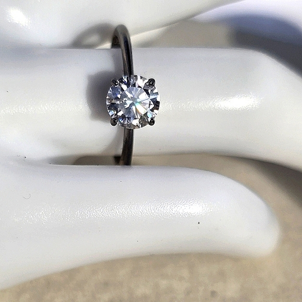 925 Sterling Silver Ring Sz 7 with Moissanite Gemstone 6mm - Picture 2 of 10